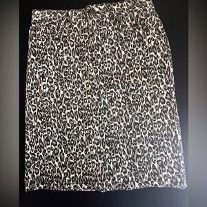 D.JEANS ANIMAL PRINT (BLACK/GRAY/WHITE SIZE 4 PENCIL SKIRT FRONT ZIPPER & BUTTON
